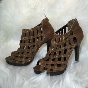 N.Y.L.A brown leather heels with gold size 6
